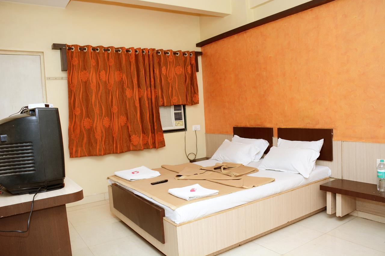 Hotel Sai Varsha Shirdi Exterior photo