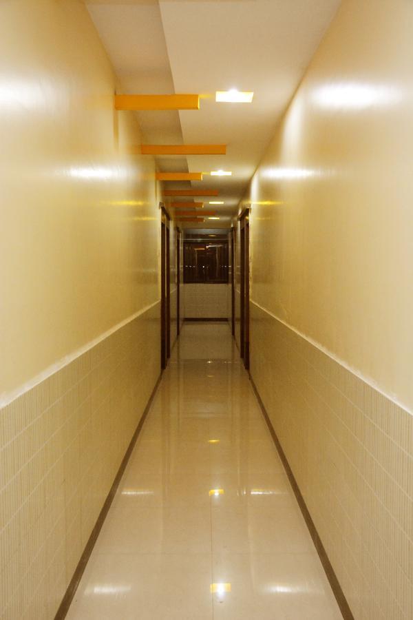 Hotel Sai Varsha Shirdi Exterior photo