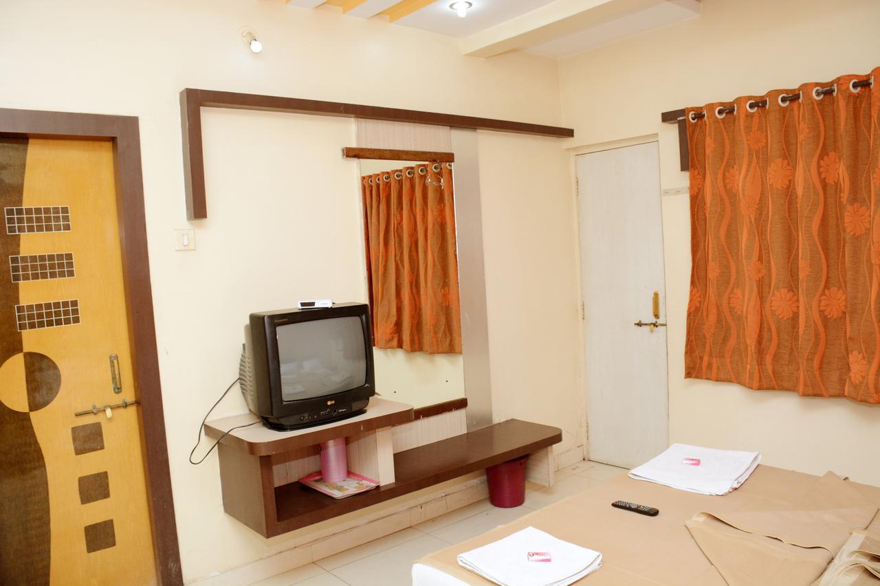 Hotel Sai Varsha Shirdi Exterior photo
