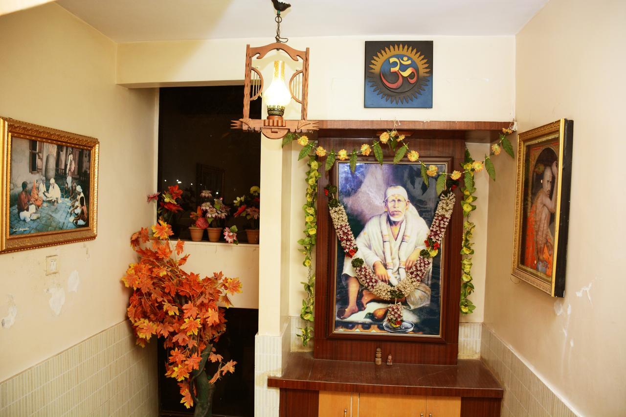 Hotel Sai Varsha Shirdi Exterior photo
